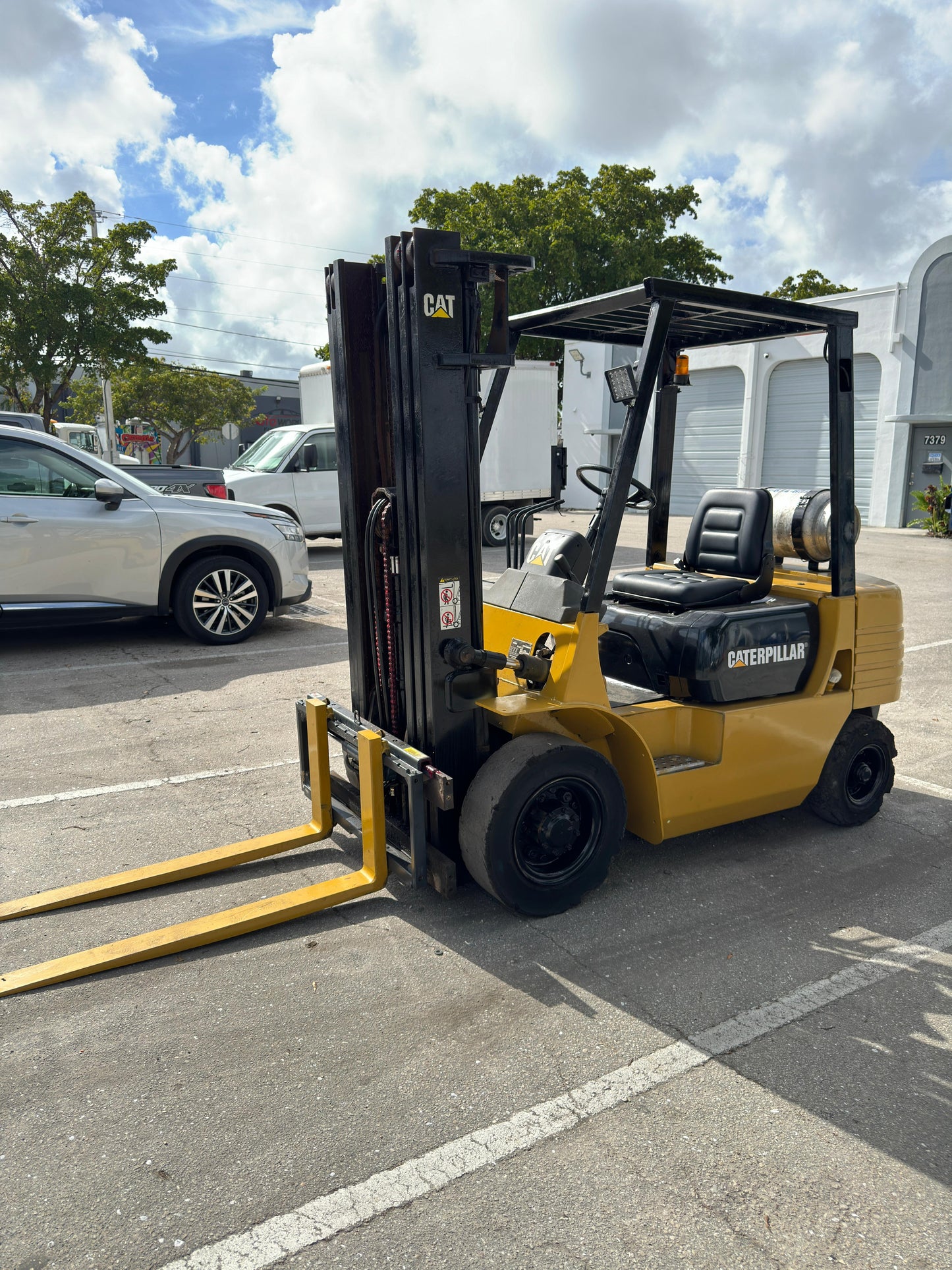 Forklift Caterpillar GP25 5000 lb 189 inches Side Shift