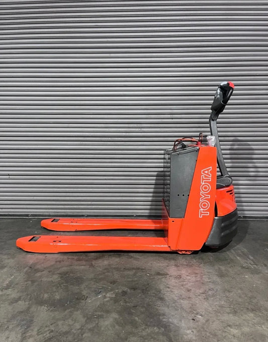 ELECTRIC TOYOTA 7HBW23 ELECTRIC WALKIE PALLET JACK