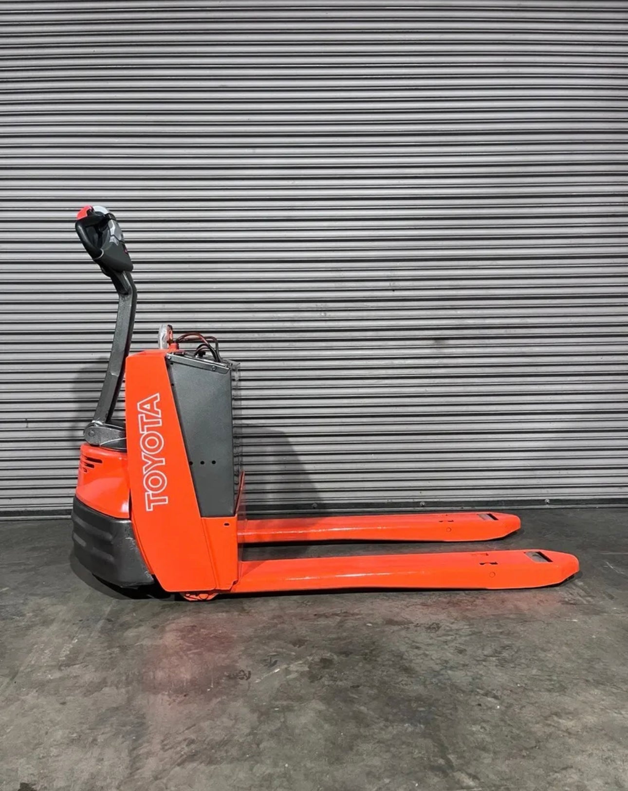 ELECTRIC TOYOTA 7HBW23 ELECTRIC WALKIE PALLET JACK